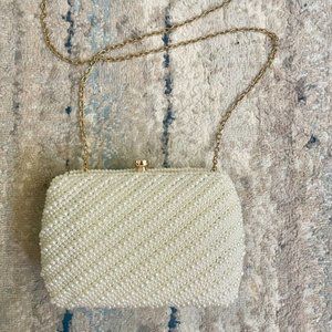 La Regale Pearl Clutch